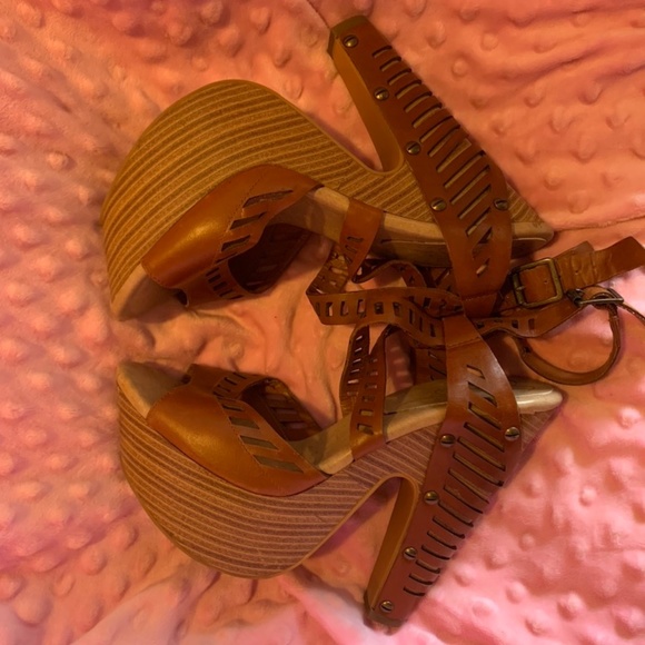 Jessica Simpson Sandals - Picture 2 of 3